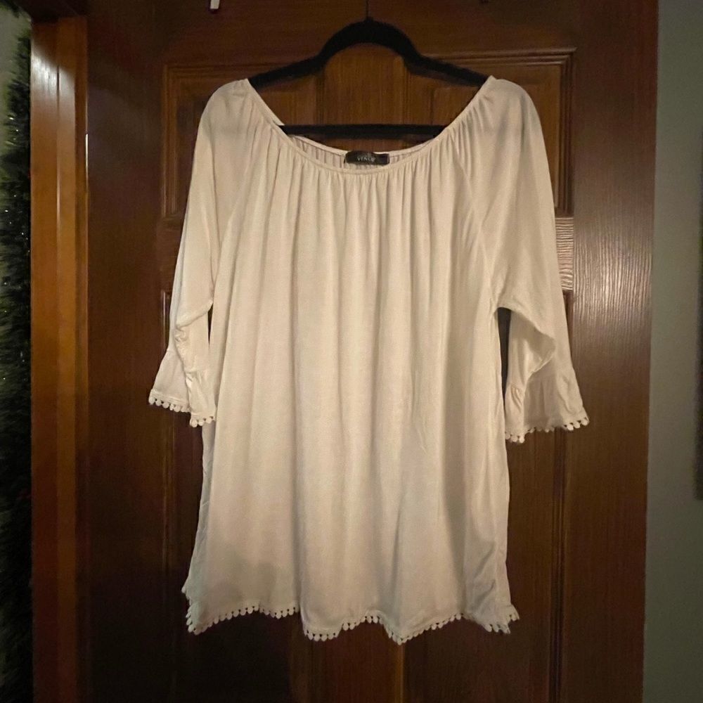 Large White Cotton Shirt w/Lace Detail